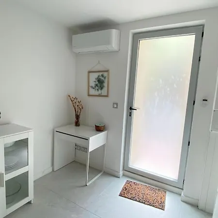 Apartmán T2 Neuf, Terrasse, Centre Ville, 8min Comedie *