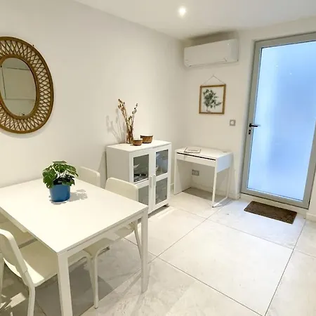 Apartmán T2 Neuf, Terrasse, Centre Ville, 8min Comedie Montpellier