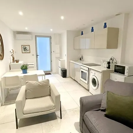 Apartmán T2 Neuf, Terrasse, Centre Ville, 8min Comedie Montpellier