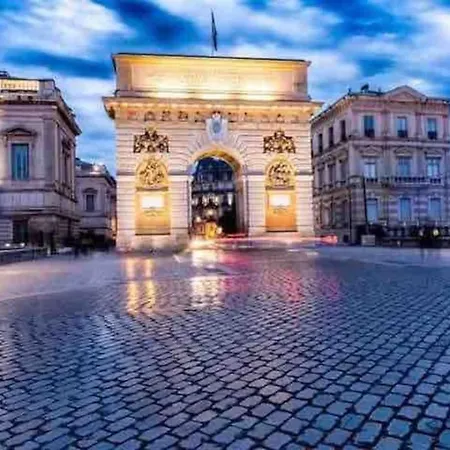 T2 Neuf, Terrasse, Centre Ville, 8min Comedie Apartment *