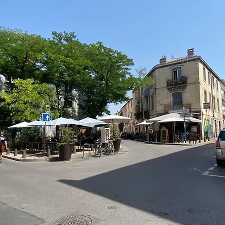 T2 Neuf, Terrasse, Centre Ville, 8min Comedie *